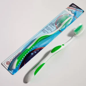 BROSSE À DENTS -SOIES SOUPLES (BLANC-VERT) CHOGAN